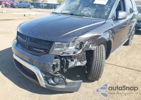 2019 Dodge Journey Crossroad z USA, uszkodzony, nr VIN 3C4PDCGG6KT717693